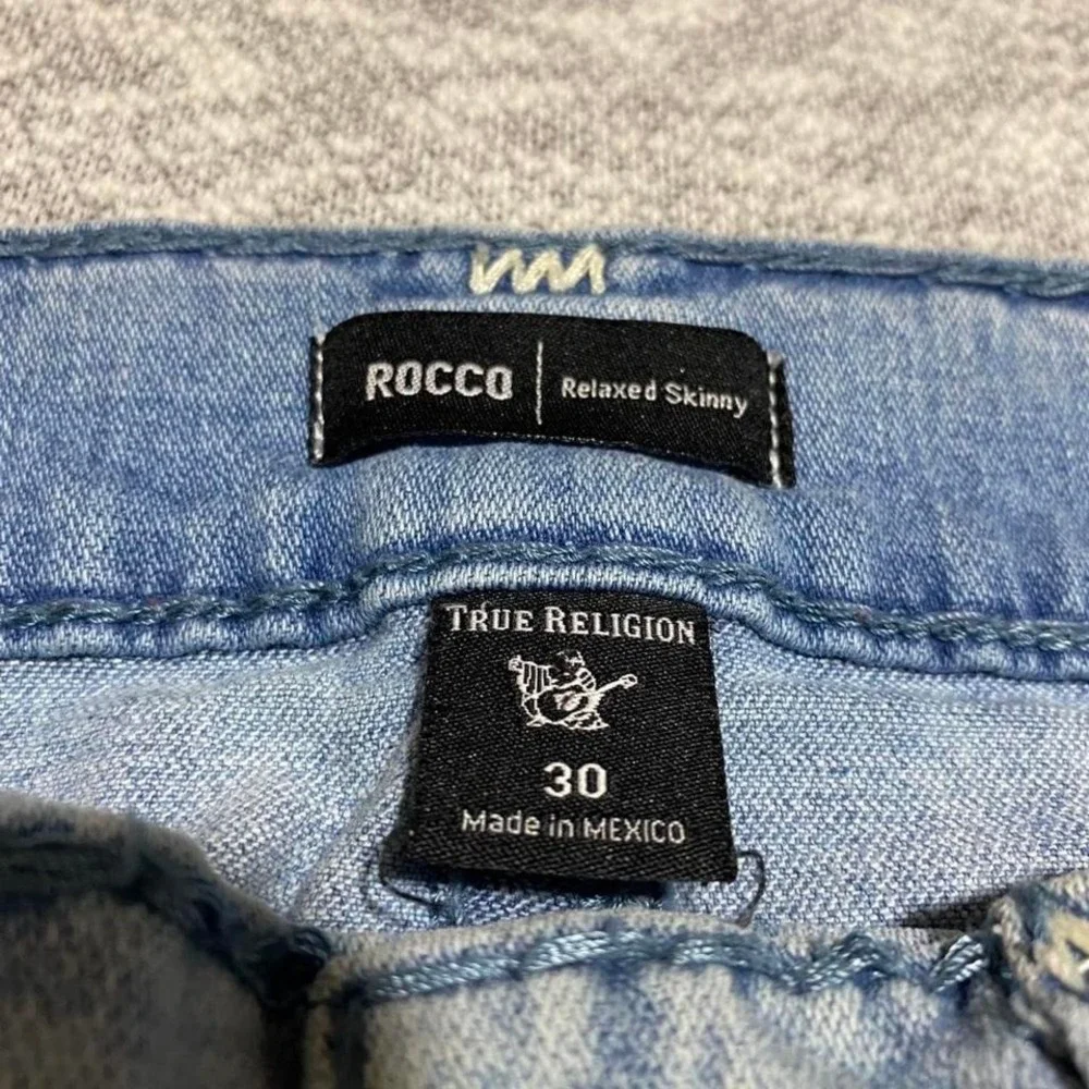 True Religion blue denim jeans Racco relaxed skinny raw hem Size 30. SKU-A412